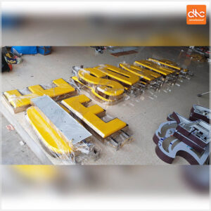 Chữ mica hút nổi 10