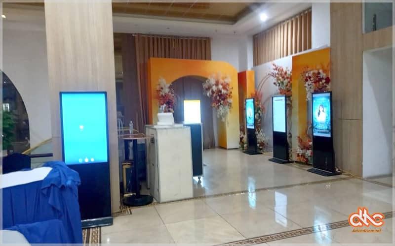 Standee điẹn tử đặt tại các sự kiện hội nghị